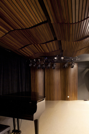 Franzsische Botschaft, Botschaft, Embassy, Jakarta, franzsisches Institut, Indonesien, Segond-Guyon Architectes, Institut, Patio, Sockelgeschoss, Sockel, Lichthof, Lavastein, Fassade