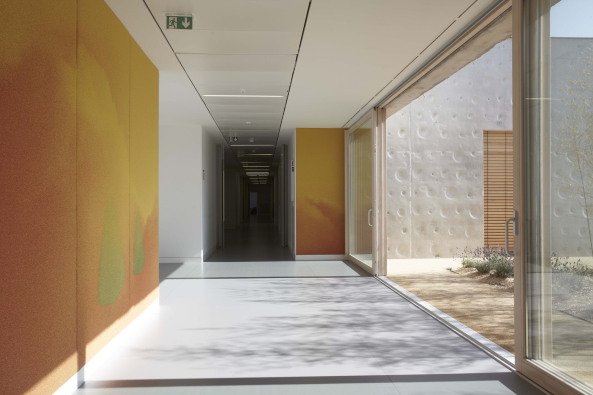 Frankreich, France, Dommartin-ls-Toul, Route Nationale 4, Maison dAccueil Spcialise pour pileptiques, M.A.S., Klinik, Rehaklinik, Beton, Mayanna von Ledebur, Meurthe-et-Moselle, epilepsy, Atelier Martel, soft, skin, haut, Oberflche, eingeschossig, Hfe, courtyards, Vorort, Ostfrankreich, clinic,