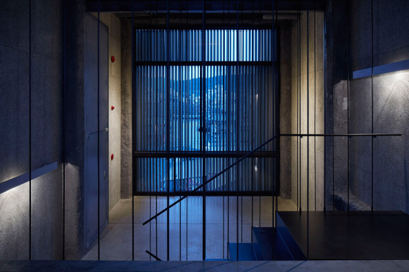 Kyoto, Japan, Bar, Fassade, Holz, Holzfassade, Treppe, Florian Busch Architects, Ponchoto, Beton, Stahl, baunetz, Architektur, Asien