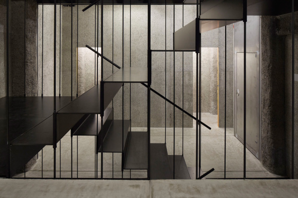 Kyoto, Japan, Bar, Fassade, Holz, Holzfassade, Treppe, Florian Busch Architects, Ponchoto, Beton, Stahl, baunetz, Architektur, Asien