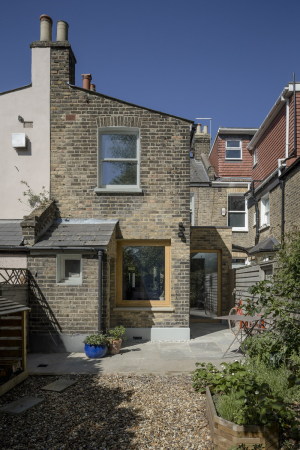 Don't Move, Improve in London, Erweiterung, extension, Anbau, Anbauten, Umbau, Winners Announced, Peter Murray, NLA, RIBA, Sanderson House by David Kohn Architects, Shepherd's Bush Extension by Studio 30, Amy Frearson, The Gables by Patalab Architecure, kleines Haus, Minihaus, 2016, 2015, Preisverleihung