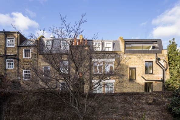 Don't Move, Improve in London, Erweiterung, extension, Anbau, Anbauten, Umbau, Winners Announced, Peter Murray, NLA, RIBA, Sanderson House by David Kohn Architects, Shepherd's Bush Extension by Studio 30, Amy Frearson, The Gables by Patalab Architecure, kleines Haus, Minihaus, 2016, 2015, Preisverleihung