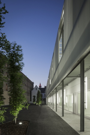 Matador Architects; Mons; Belgien; Sanierung; Erweiterungsbau; Neubau; Bauen im Bestand; Fl�gelneubau; Tim Van de Velde; Design Center Mons