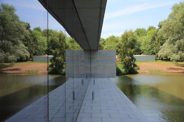 Beton, Brutalimus, Grobritannien, public research university, Patel Taylor, Essex, Wivenhoe Park, Anbau, Bestand, masterplan, lake, library, studend center,