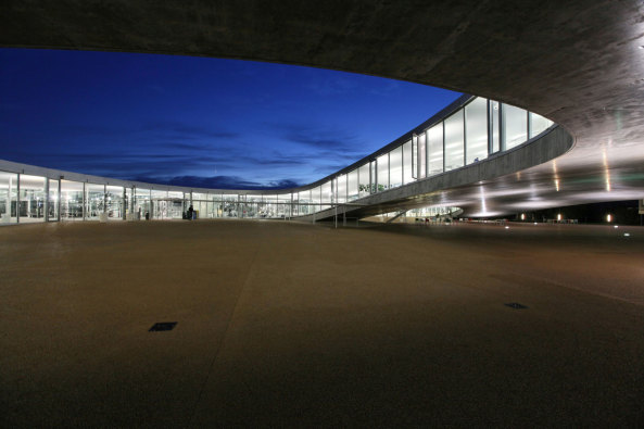 EPFL-Campuserweiterung von SANAA in Lausanne, 2010, Foto: Alain Herzog, EPFL
