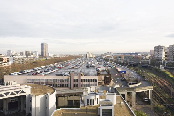 Christian de Portzamparc, ANMA, Brenac & Gonzalez & Associs, Gigon / Guyer, Stphane Maupin & Partners,Julien De Smedt Architects, Habiter autrement,FAA + XDGA, Raphalle Hondelatte & Mathieu Laporte Architectes,lAUC as, Franois Leclercq & Associs et Marc Mimram architecte, Studio Odile Decq, Kengo Kuma & Associates, Thierry Beaulieu, entrepot Macdonald,OMA, Sechzigerjahre, Parc de la Vilette, Paris, boulevard macdonald