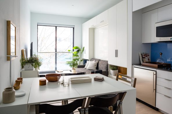 Mein Mikro-New York, Pilotprojekt fr Miniwohnungen, Gnstig Wohnen in New York Miniapartments in Manhattan fertiggestellt, Carmel Place, Manhattan, nARCHITECTS, Container-Architektur, Low-Budget-Bauen, My Micro NY, adAPT NYC competition, New Housing, Monadnock Development, american architecture, Uniform Land Use Review Procedure, Baunetz, Baunetz-Meldungen, micro-units, Miniwohnungen, Prefabrication, baukosten, miete in new york, apartment wanted, New York City Miethorror, Gnstiges Wohnen, Modulbauweise, backstein, klinker, Turm