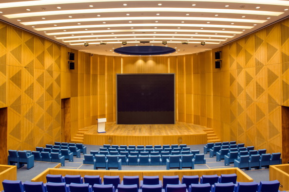 Legorreta (Mexiko-City), Rogers Stirk Harbour Partners (London), BBVA Bancomers, Tor 50 Stockwerke, 50 Storey, parks, lobby, triple levelled, flexible groundplan, flexibler Grundriss, Bank, headquarter