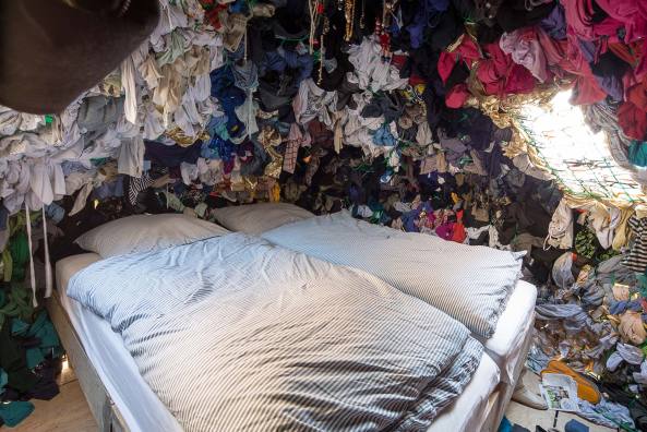 Matthias Lilienthal im Interview, Mnchner Kammerspiele, Mnchen, HAU Berlin, Hebbel am Ufer, Theater, Stadt, Architektur, architecture matters, Interview, Baunetz, Baunetz-Meldung, Bhnenbild, Volksbhne Berlin, Munich Welcome Theatre, Theater ohne Geld, Theater mit Geld, Shabbyshabby Apartments, Wohnungsfrage, Frank Castorf, Christoph Schlingensief, Cris Dercon, Macht des Theaters, Flchtlingsdebatte im Theater, Wer hat Angst vor Matthias Lilienthal, Theaterintendant, Theater heute, Casper Western Friedrich, Philippe Quesne, Bhne, Inszenierung und Raum, Jeanette Kunsmann, Interviews im Baunetz, Architektur und Theater