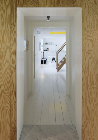 Holzkonstruktion, wood, plywood, panels, farmhouse, Bauernhaus, 1850, Satteldach, pointed roof, flat roof, Kod Arkitekter, General Architects, Sweden, Schweden, Stockholm