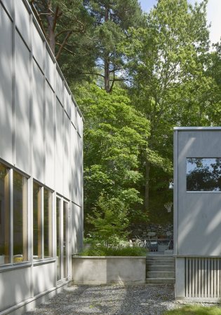Holzkonstruktion, wood, plywood, panels, farmhouse, Bauernhaus, 1850, Satteldach, pointed roof, flat roof, Kod Arkitekter, General Architects, Sweden, Schweden, Stockholm