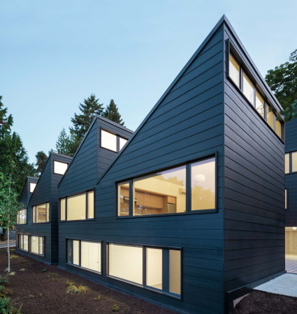 Lake Oswego, USA, America, United States, Neubau, housing, Wohnungsbau, sawtooth, Waechter Architecture, dark bronze, Ben Waechter, David Papazian, Reihenhuser, Reihenhaus, braun, Holz, Holzfassade, wood, trees, summer, Siedlung, 2015, 2016