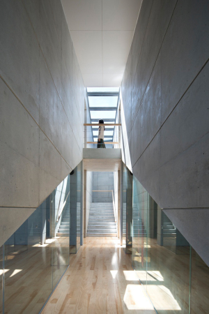 Archietktur, Shinkoji Tempel, Mamiaya Shinichi Design Studio, Nagoya, Tempel, Stahlbeton, Sichtbeton, Betonkonstruktion, Sakralbau, Japan, Oberlicht, Lichtfhrung