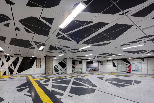 Wehrhahn-Linie, Wehrhahnlinie D�sseldorf, netzwerkarchitekten, Heike Klussmann, Wettbewerb, U-Bahnhof, D�sseldorf, Landeshauptstadt D�sseldorf, Heinrich-Heine-Allee, Wettbewerb, Tunnel, Kunst im Tunnel, Fritschi Architekten, Ralf Br�g, Ursula Damm, Manuel Franke, Enne Haehnle, Thomas Stricker, Kunst im �ffentlichen Raum, Kunst am Bau, Architektur und Kunst, Infrastruktur, Architektur in NRW, Kunst im Alltag, Farbe