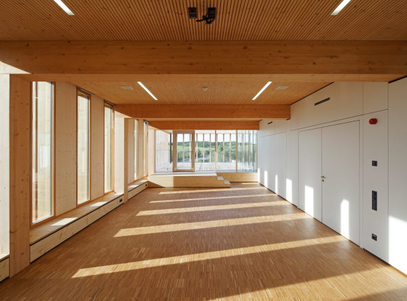 Foyer, Beton, Sichtbeton, Stahlbeton, L�rhcenholz, wood, Skelettkonstruktion, frame construction, timber, Aalen, scholl architekten, Campus Am Burren, Wettbwerb, competition, concrete, center for innovation