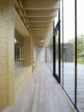 Kita, Hamburg, Kinderkrippe, Kraus Schnberg Architekten, Neubau, Holzhaus, Blockhaus, eingeschossig, single story, Wald, Bume, 2015, 2016, Germany, Deutschland, Europa, kindrefreundlich, Europe, Kindergarten, Pavillon, pavilion, Glas, Patio, Innenhof,