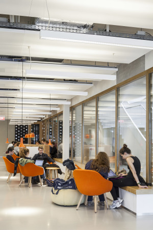 Unigebude von Paul de Ruiter in Rotterdam