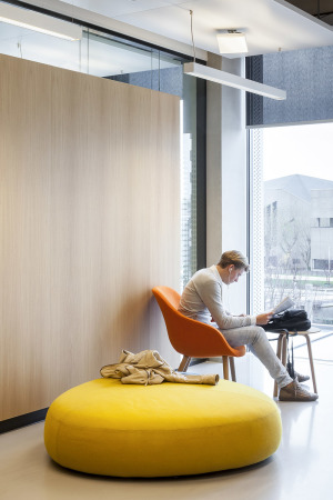 Unigebude von Paul de Ruiter in Rotterdam