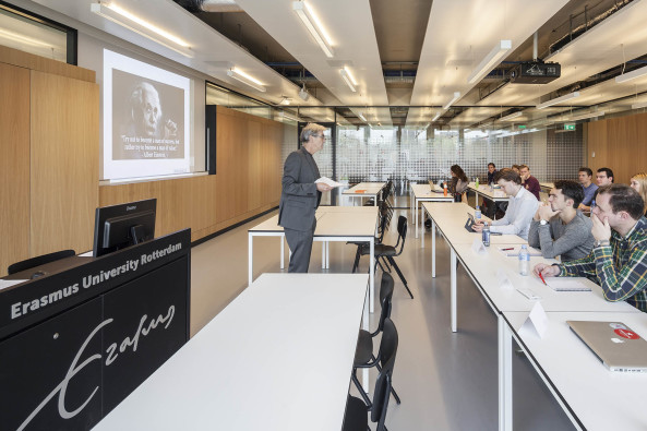 Unigebude von Paul de Ruiter in Rotterdam