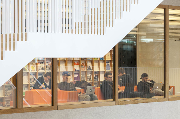 Unigebude von Paul de Ruiter in Rotterdam