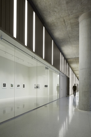 limestone, Gordon Parks Arts Hall, University of Chicago Laboratory School�s, lab school, John Dewey, Valerio Dewalt Train Associates, Neubau, Ateliergeb�ude, Realisierung, Fertigstellung, Glas, Stahl, Beton, Concrete, 2015, 2016, Amercia, Amerika, USA, Nordamerika, Sandstein, Kunst, Medien, Media, Bildung, Lehre, Ausbildung, Privatschule