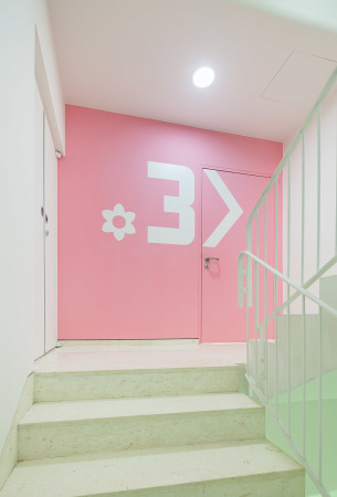 Kyungsub Shin, Jungmin Nam, Oa-lab, kleine bunte landmarke, landmarke, beton, flower, flower+, fassade, blumen, farben, vertikale promenade, garten, kita, kindergarten, freiraum