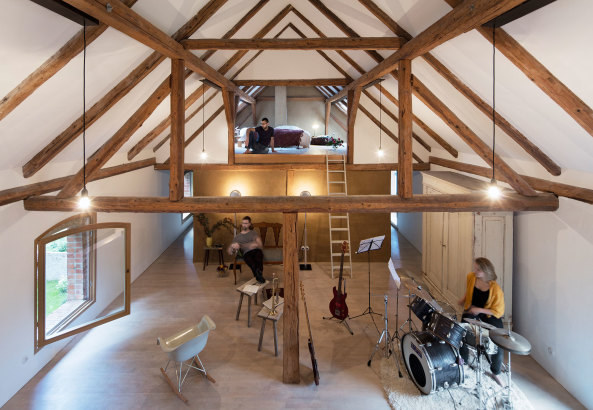 HUSER; Huser-Award 2016, Bernardo Bader Architekten, Haus Kaltschmieden in Doren, Haus Stein in Druxberge, Jan Rsler Architekten, Casa 1014 in Granollers bei Barcelona, Harquitectes, Haus in Megara, Tense Architecture Network, Haus fr Julia und Bjrn in Egg, Innauer Matt Architekten, Ausgezeichnete Einfamilienhuser, die Besten der besten Einfamilienhuser Europas, Wohnhaus, Baunetz, best houses, best architects, DVA-Verlag, Holz, Beton, Backstein, Umbau, Neubau, Architekt gesucht, Sichtbeton, Holzfassade, Fassade, Architektur in Vorarlberg, BDA, Bund Deutscher Architekten, Haus bauen, Schner Wohnen