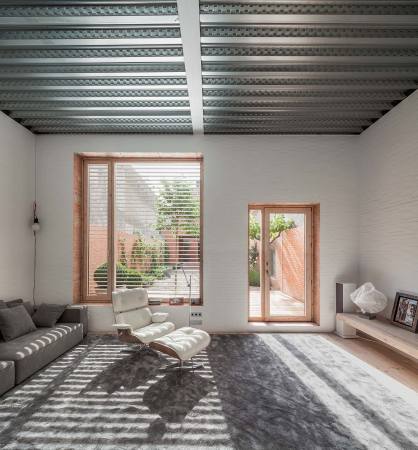 HUSER; Huser-Award 2016, Bernardo Bader Architekten, Haus Kaltschmieden in Doren, Haus Stein in Druxberge, Jan Rsler Architekten, Casa 1014 in Granollers bei Barcelona, Harquitectes, Haus in Megara, Tense Architecture Network, Haus fr Julia und Bjrn in Egg, Innauer Matt Architekten, Ausgezeichnete Einfamilienhuser, die Besten der besten Einfamilienhuser Europas, Wohnhaus, Baunetz, best houses, best architects, DVA-Verlag, Holz, Beton, Backstein, Umbau, Neubau, Architekt gesucht, Sichtbeton, Holzfassade, Fassade, Architektur in Vorarlberg, BDA, Bund Deutscher Architekten, Haus bauen, Schner Wohnen