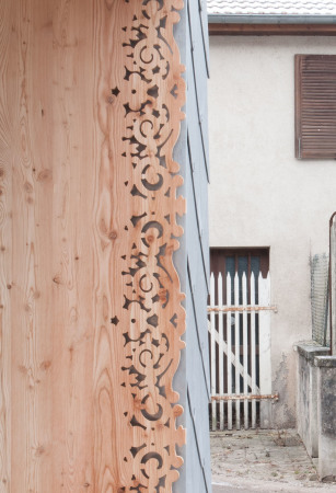 Ludmilla cerveny, GENS, association librale darchitecture, scheune, umbau, wohnungen, wohnungsbau, schiefer, schieferfassade, dorf, gemeinde, Velle-sur-Moselle, Frankreich, france, Baunetz