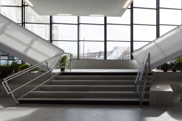 Mediatheque, Angouleme, loci anima - Franoise Raynaud, Medienbibliothek, Planetensymbolik, symbolism, planets, postmodern, Postmoderne, Anthrazit, anthrazit, cupper, Kupfer, gold, Saturn, Mars, Sonne, Sun, Jupiter, Alpha