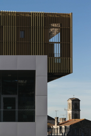 Mediatheque, Angouleme, loci anima - Franoise Raynaud, Medienbibliothek, Planetensymbolik, symbolism, planets, postmodern, Postmoderne, Anthrazit, anthrazit, cupper, Kupfer, gold, Saturn, Mars, Sonne, Sun, Jupiter, Alpha