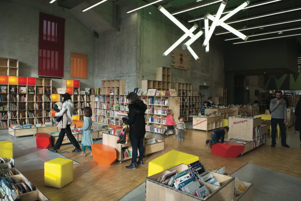 Mediatheque, Angouleme, loci anima - Franoise Raynaud, Medienbibliothek, Planetensymbolik, symbolism, planets, postmodern, Postmoderne, Anthrazit, anthrazit, cupper, Kupfer, gold, Saturn, Mars, Sonne, Sun, Jupiter, Alpha