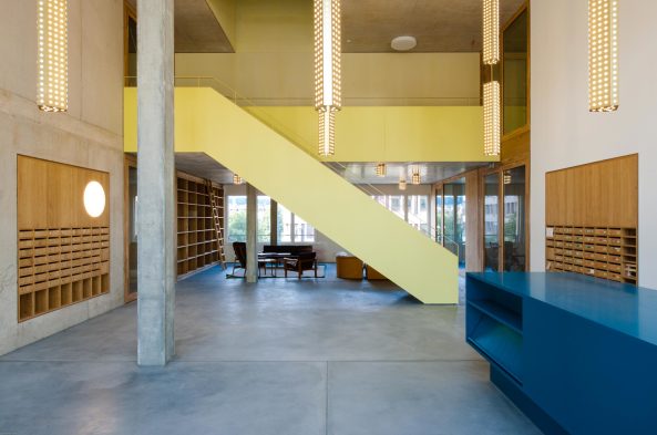 Keine Angst vor Partizipation!  Wohnen heute, Architekturmuseum Mnchen, Hilde Strobl, Andres Lepik, Karin Leydecker, WagnisART, Die Baupiloten, Kalkbreite, Spreefeld Berlin, Baugurppe, Baugenossenschaft, Zusammen Bauen, Ausstellung in Mnchen, Pinakothek, ABC der Partizipation, Partizipation, Mller Sigrist Architekten, Wohnungskrise, Wohnungsfrage, Wohnung gesucht, Neues Bauen, Robert Owens, Industrial Village, Frauenwohnen