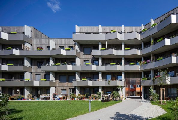 Keine Angst vor Partizipation!  Wohnen heute, Architekturmuseum Mnchen, Hilde Strobl, Andres Lepik, Karin Leydecker, WagnisART, Die Baupiloten, Kalkbreite, Spreefeld Berlin, Baugurppe, Baugenossenschaft, Zusammen Bauen, Ausstellung in Mnchen, Pinakothek, ABC der Partizipation, Partizipation, Mller Sigrist Architekten, Wohnungskrise, Wohnungsfrage, Wohnung gesucht, Neues Bauen, Robert Owens, Industrial Village, Frauenwohnen