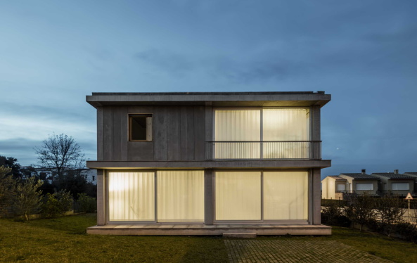 L�Escala, Spanien, Neubau, Wohungsbau, Fertigstellung, Beton, Concrete, Bungalow, Glas, Stahl, minimal, minimalistisch, Casa 1217, Harquitectes, Adri� Goula, Carla Pi�ol Moreno, zweigeschossig, two stories house, private house, Spanien, Spain, 2015, 2016