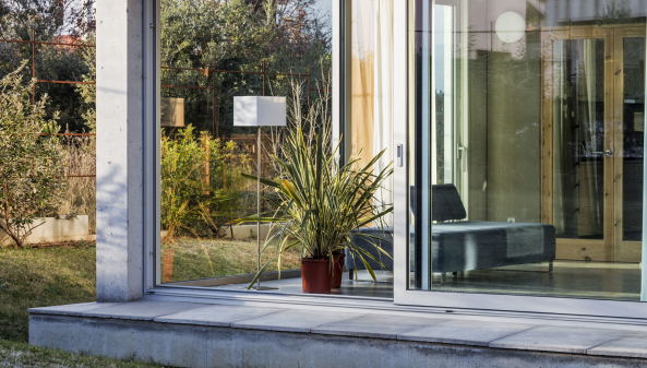 LEscala, Spanien, Neubau, Wohungsbau, Fertigstellung, Beton, Concrete, Bungalow, Glas, Stahl, minimal, minimalistisch, Casa 1217, Harquitectes, Adri Goula, Carla Piol Moreno, zweigeschossig, two stories house, private house, Spanien, Spain, 2015, 2016