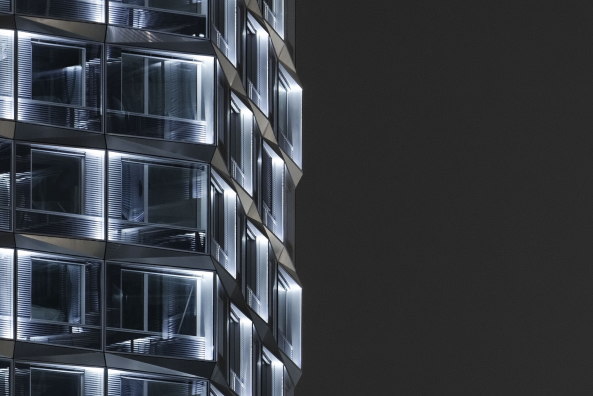 Alumimium, doppelte Verschalung, double layer, cladding, steel frame, glass, renovation, breathable facade, atmende Fassade, doppelte Ummantelung, Stahlrahmen, Glas, Durchl�ftung, Passage, Halle, Glas, Dachterrassen