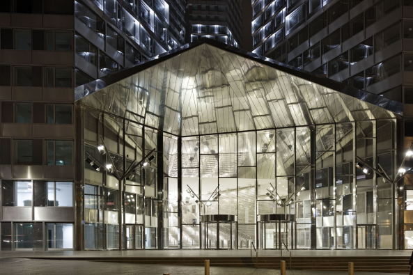 Alumimium, doppelte Verschalung, double layer, cladding, steel frame, glass, renovation, breathable facade, atmende Fassade, doppelte Ummantelung, Stahlrahmen, Glas, Durchl�ftung, Passage, Halle, Glas, Dachterrassen