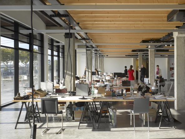 Studio Odile Decq, Architekturschule, Neubau, Umbau, Beton, Lagerhalle, Architekturausbildung, school, architecture school, refurbishment, Bgen, new building, Lyon, 2015, 2016, Frankreich, France, European training, Roland Halbe, Stuttgart