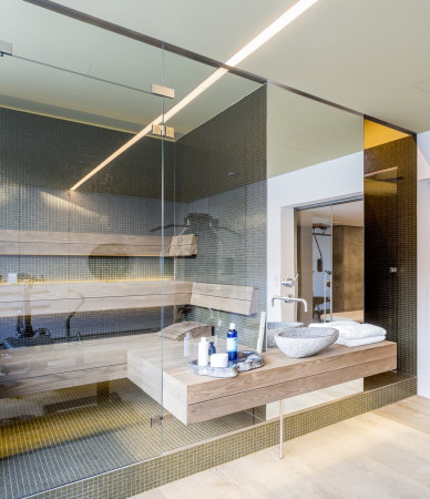 Caramel Architekten, Neubau, Vill, architects, architecture, big house, luxury, swimming pool, blau, Wass, Asublick, ber der Stadt, Luxus pur, Schwimmbad, Becken, Beton, concrete, Bunker, Tiefgarage, house with a view, Linz, Stadtrand