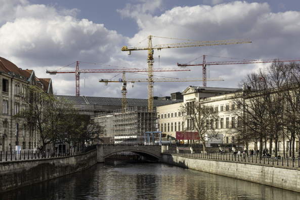ART+COM, spk, stiftung preuischer kulturbesitz, chipperfield, david, david chipperfield architects, berlin, museumsinsel, neubau, james simon, james-simon-galerie, richtfest, Berlin, Germany, prussian, new building, gallery, yello, stone, island, centre, 2016,