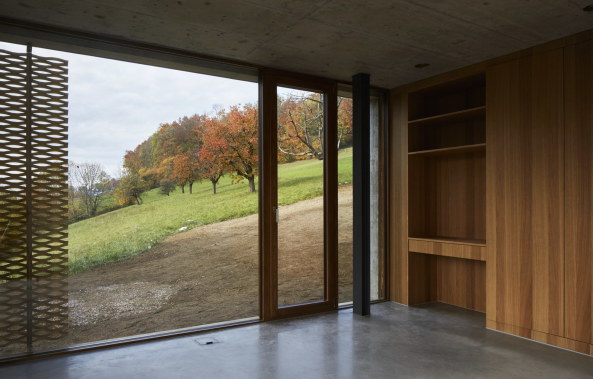 Basel Landschaft, Baselland, Neubau, Wohnhaus, Wohnungsbau, Schweiz, Gelterkinden, Sissach, Olten, 2015, 2016, Fertigstellung, Hanglage, single family house, architecture, concrete, Beton, Holz, loftartig, minimalistisch, minimalism, Ausblick, view, Landschaft, landscape