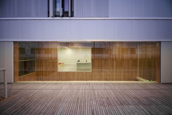 Rennes, Rathaus, LAN, Neubau, France, Frankreich, 2016, 2015, LAN Architectures, Roger Dodin, Andr Malraux, Fassade, Glasfassade Milchglas, Saint-Jacques-de-la-Lande, Platz, Metall, wood, Holz, Treppen, Kiste, Block, Kubus, zurckhaltend, geschlossen, verschlossen,  Julien Lanoo