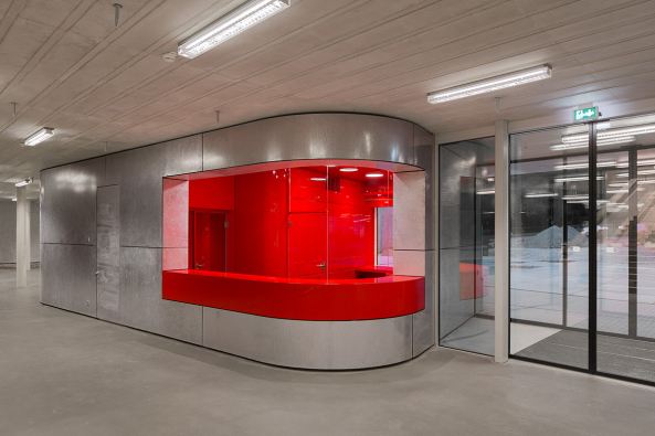 Universit�tsgeb�ude, Zeppelin Universit�t, informelle Begegnungen, Friedrichshafen, Campusgeb�ude, visuelle Bez�ge, komplexe Erschlie�ung, Erschlie�ungszonen, Kaserne, Bestandsbau, Patios, Luftr�ume, Oberlichter,  Glasfassaden, Treppe, baunetz, unigeb�ude, campusneubau,