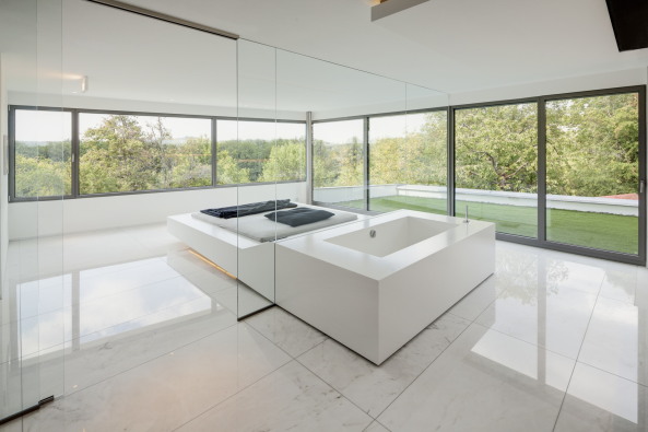 Villa Perlweiss; MIR + Lee Architekten; Stuttgart; Neubau; Einfamilienhaus; polygonal; Dymanisch; asymmetrisch; Mamor; Arcylstein