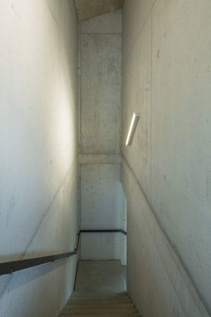 Wolfgang Rossbauer, Susanne Triller, Hort Ilgen Z�rich, Kita, Kindergarten, Schule, Schulneubau, Baunetz, Baunetz Media, Baunetz Meldungen, Holzbau, Beton, Fundament, Schulanlage Ilgen Z�rich, Schulhaus Ilgen A, Bauen f�r Kinder, Fassade, Neubau, Grundriss, Hexagon, Klassenzimmer, Schularchitektur, Architektur, Architektur, Holzverschalung, Referenz, Bauwerk, Sockel, Kindergarten, Hortneubau, Kinderbetreuung, Otto Wolff, Ernst Diener, Wolfgang Rossbauer Architekt