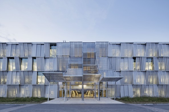 Dominique Perrault, EPFL, Lausanne, Maschinenbau, mechanical engineering, Schweiz, frankreich, 2016, Fertigestllung, Neubau, B�rogeb�ude, Forschung, Lehre students, teaching, university, Universit�t, Ausbildung, Studium, Atrium, Fassade, DPA, Zweifel + Stricker + Associates