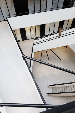 Dominique Perrault, EPFL, Lausanne, Maschinenbau, mechanical engineering, Schweiz, frankreich, 2016, Fertigestllung, Neubau, B�rogeb�ude, Forschung, Lehre students, teaching, university, Universit�t, Ausbildung, Studium, Atrium, Fassade, DPA, Zweifel + Stricker + Associates