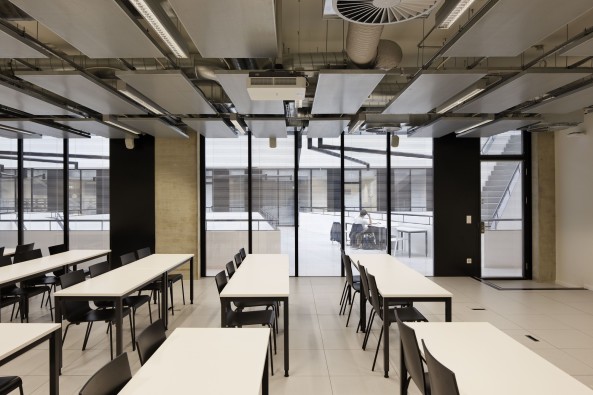 Dominique Perrault, EPFL, Lausanne, Maschinenbau, mechanical engineering, Schweiz, frankreich, 2016, Fertigestllung, Neubau, B�rogeb�ude, Forschung, Lehre students, teaching, university, Universit�t, Ausbildung, Studium, Atrium, Fassade, DPA, Zweifel + Stricker + Associates