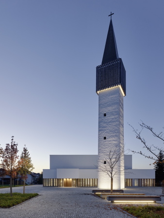 Stakkato in BAlingen; Kirche; Neubau; Kirchneubau; Ensemble; Frommern; Zooey Braun; Klumpp Klumpp Architekten; Baden Wrttemberg; Kirchplatz